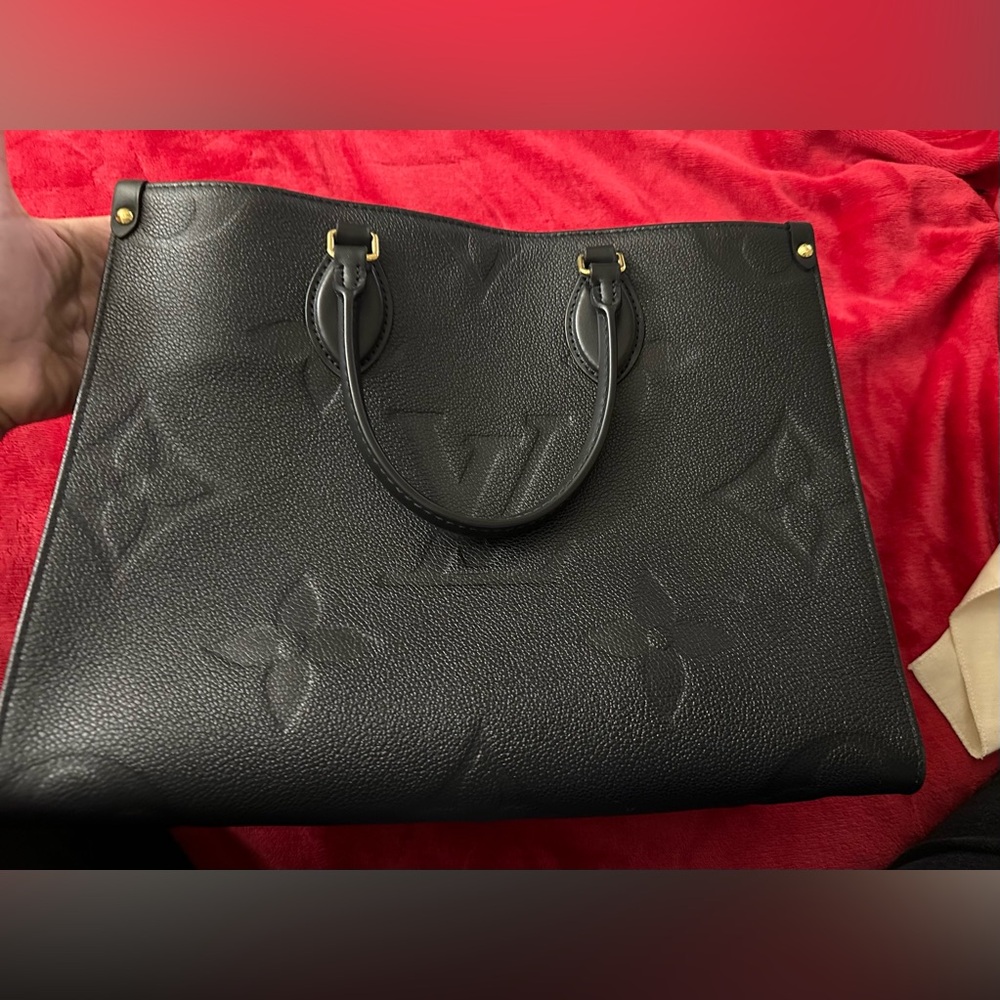 🎈SOLD🎈Louis Vuitton On the go MM